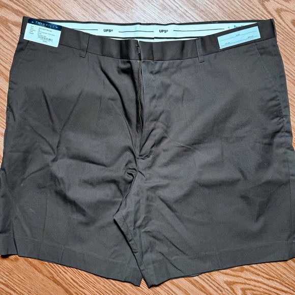 UPS United Parcel Service Men's Brown Workwear Shorts 46 Uniform Delivery Shorts